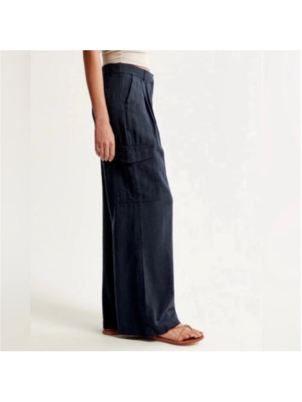 A&F Linen Cargo Pants - Picture 2 of 6